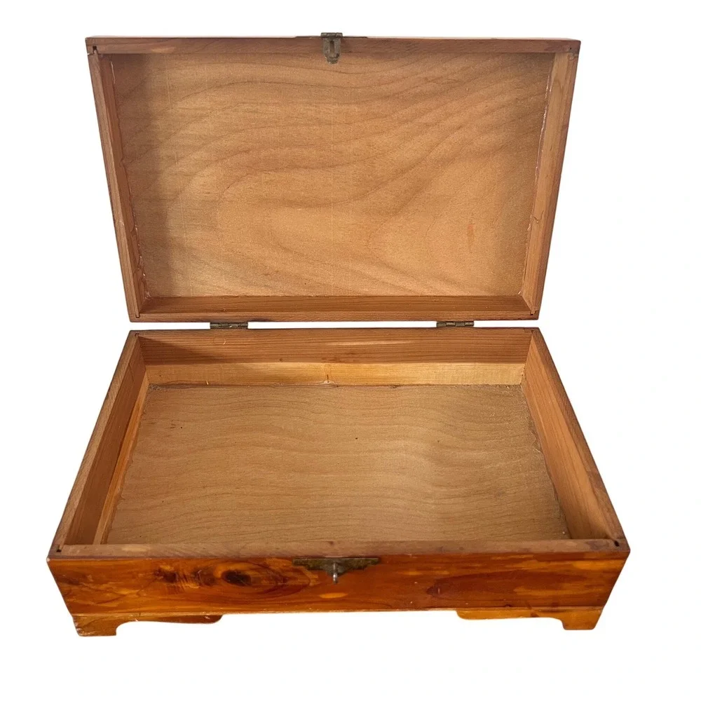 Vintage Cedar Wood Jewelry Keepsake Box Footed Latch Chest Rustic Storage 10.5in